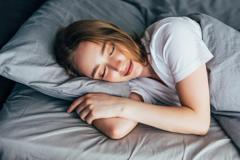 Cambia tu postura, frena el ruido: El colchón ideal para dormir de lado cómodamente y no roncar
